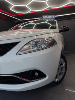 
										Lancia Ypsilon 0.9 Benzina 85 CV Platinum AUTOMATICA full									