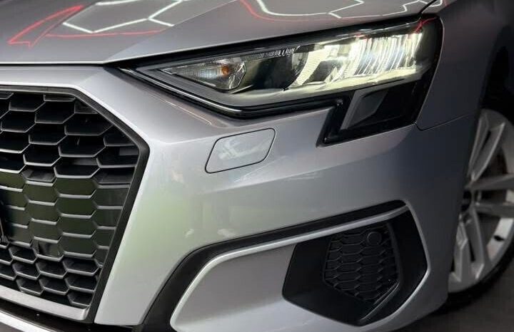 
								Audi A3 SPB 30 TDI S tronic S line edition 12/2022 full									
